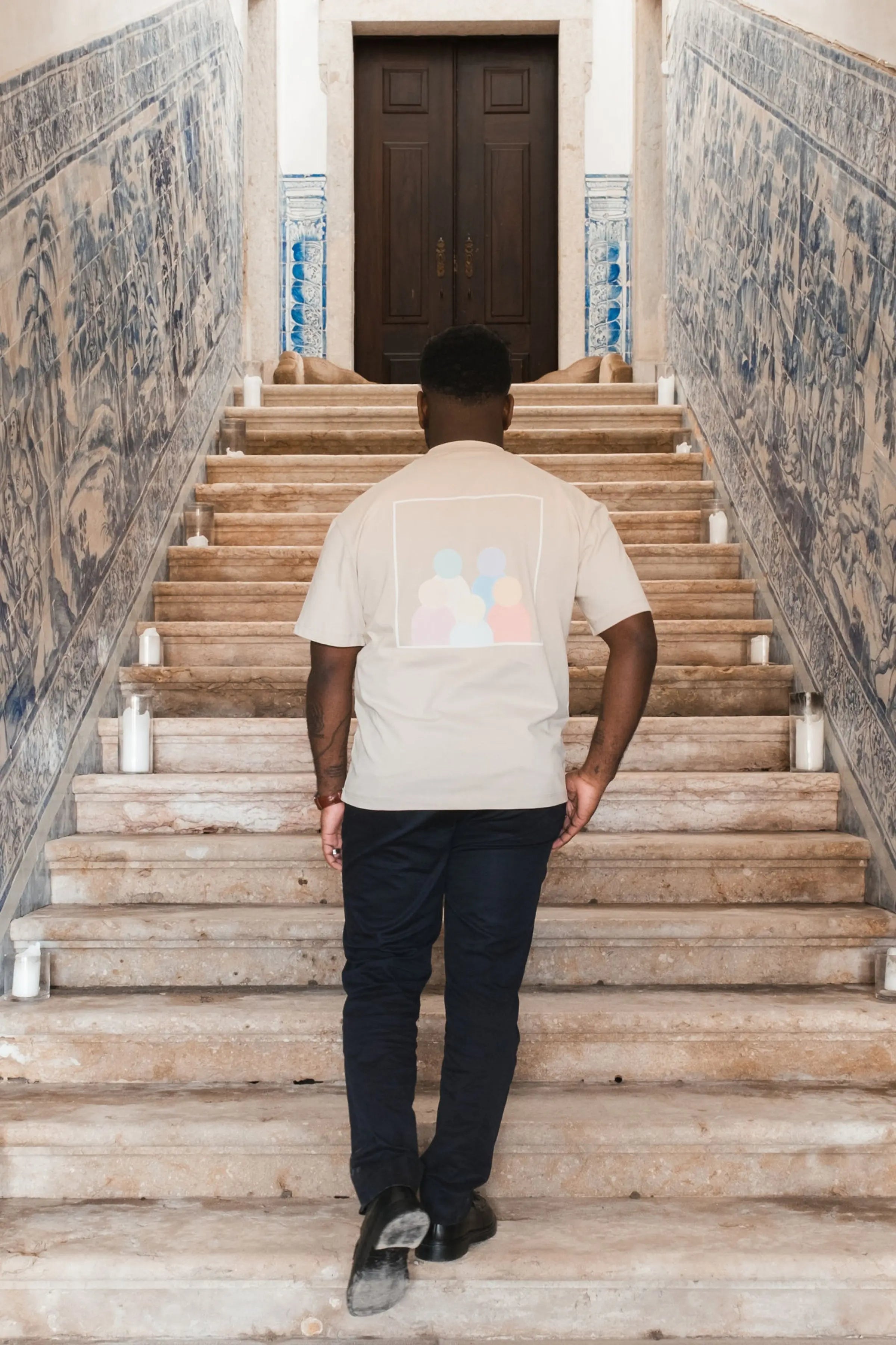 Portraits de Famille The Essentials The Tee Pass Model 1