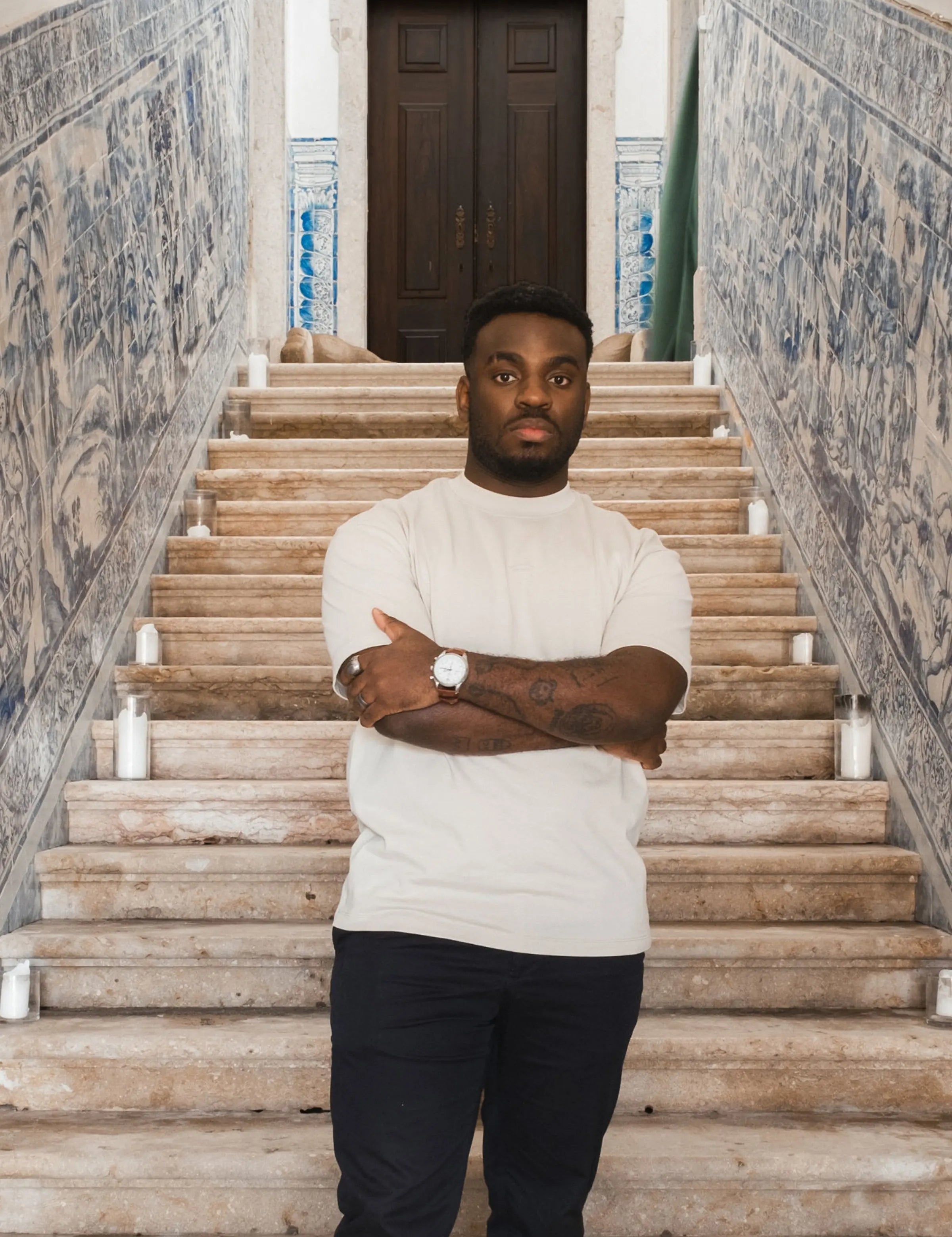 Portraits de Famille The Essentials The Tee Pass Model 2