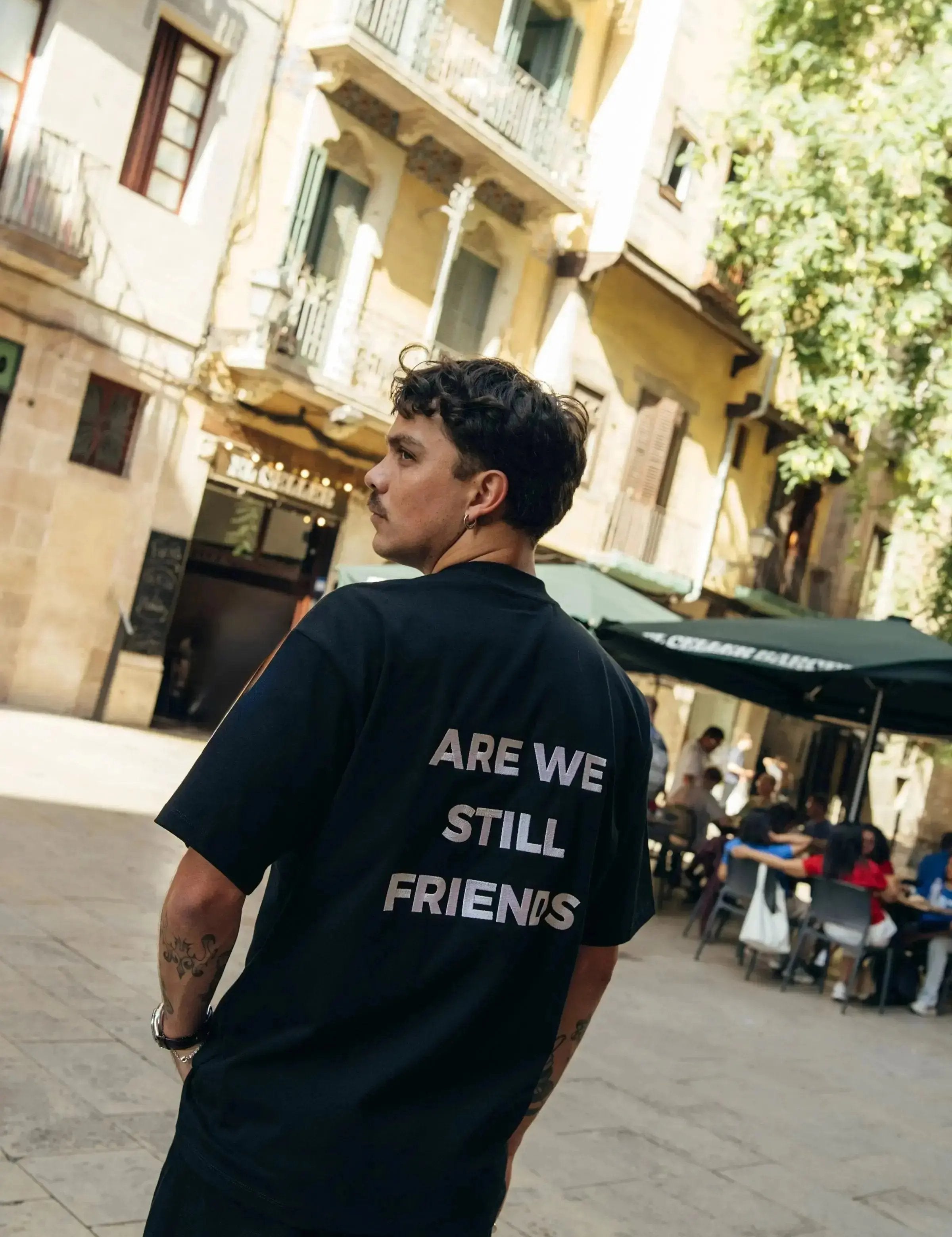 Portraits de Famille The Essentials The Tee Question Embroidered Model 6