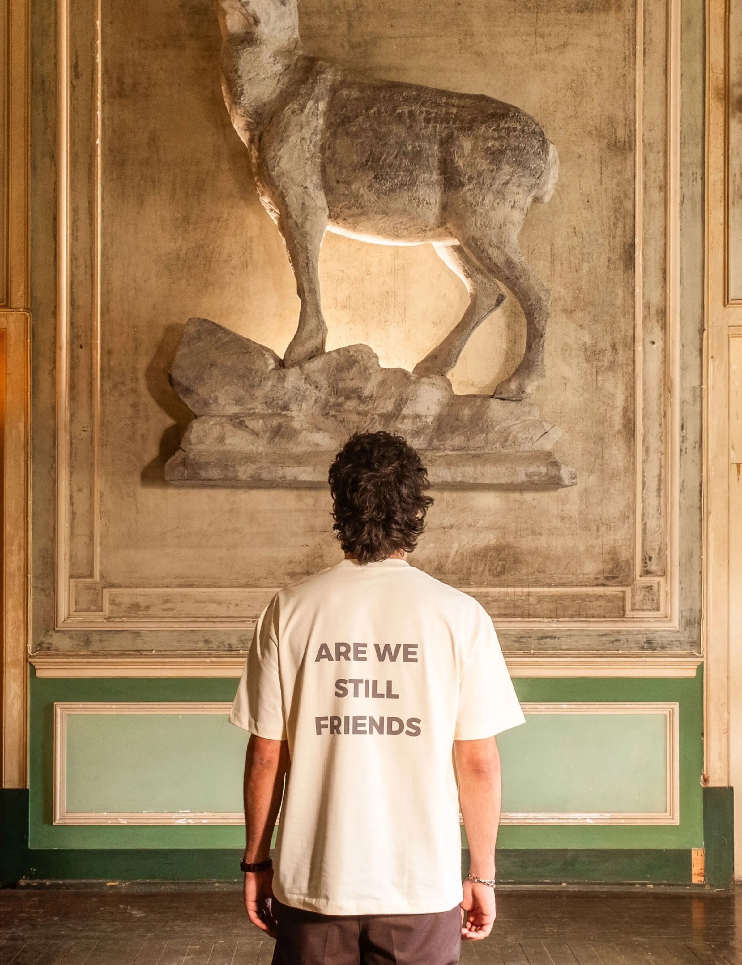 Portraits de Famille The Essentials The Tee Question Model 1