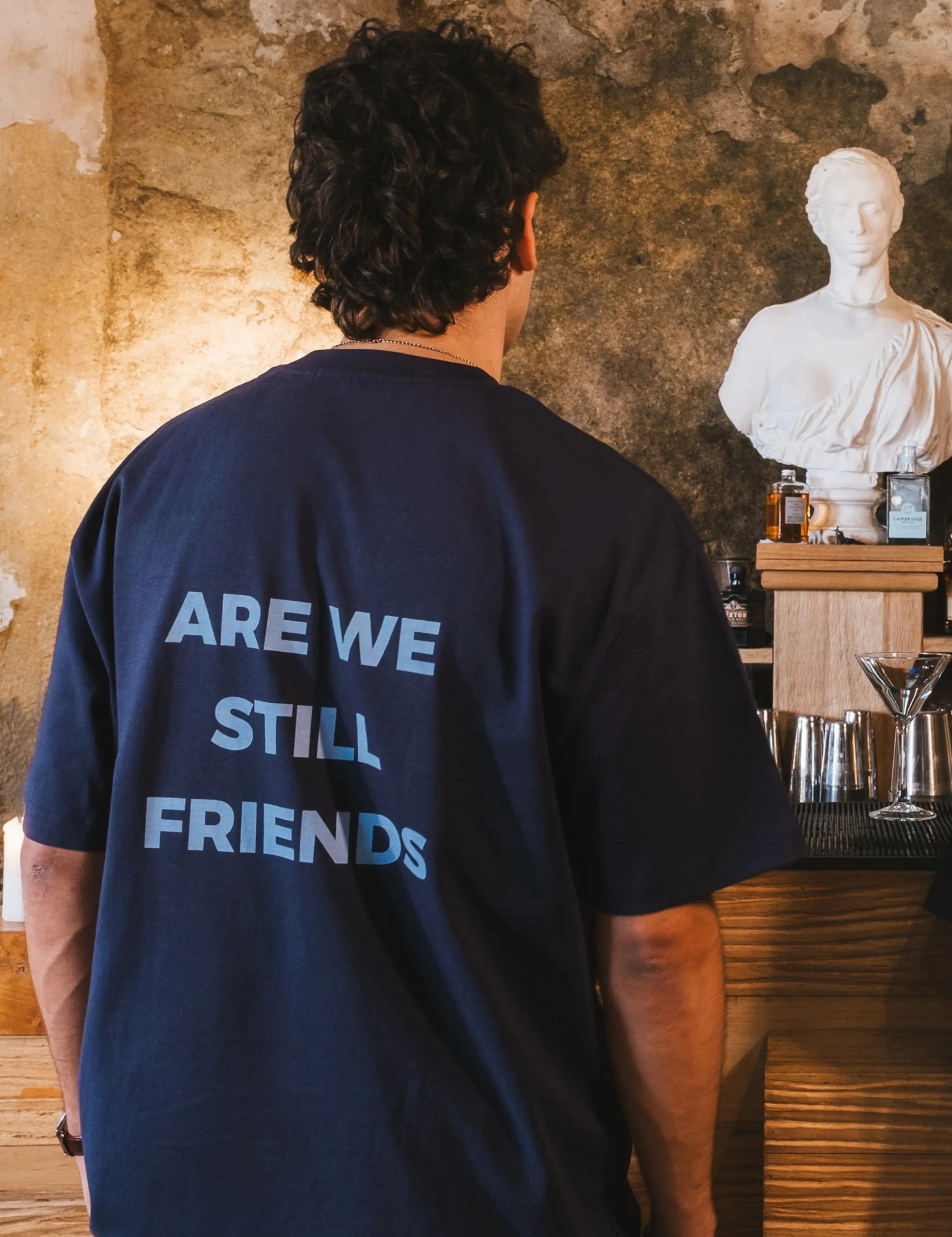 Portraits de Famille The Essentials The Tee Question Model 11