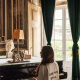 Portraits de Famille The Essentials The Tee Question Model 3